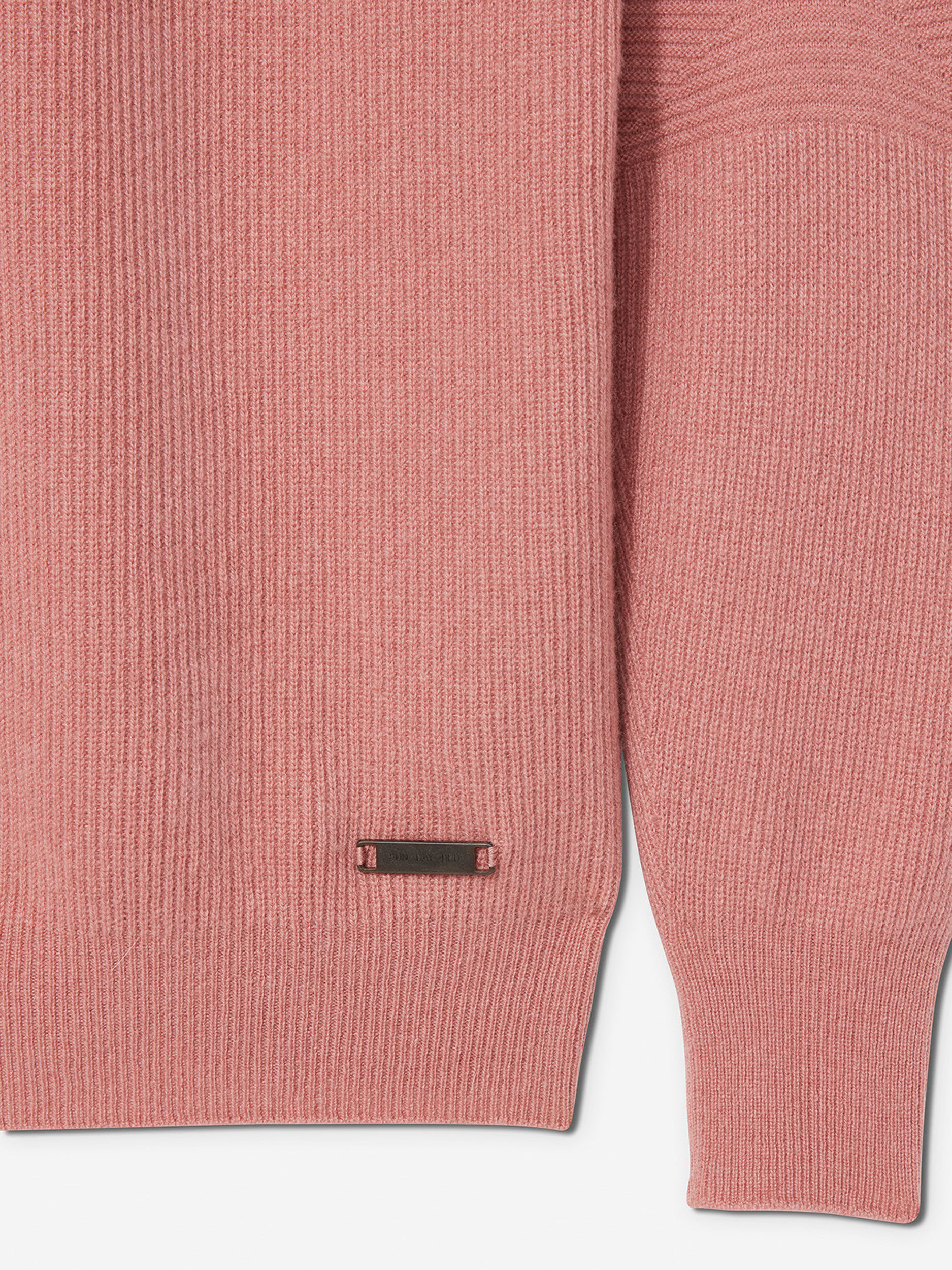 Ash Rose               Sun Day Red 3D Knit Cashmere Quarter Zip | 750PJXWMB